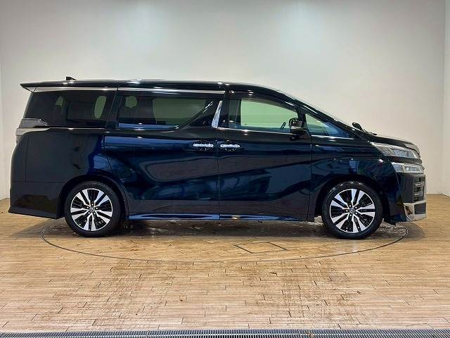自動車と一緒に任意保険もご相談下さい。専任スタッフがお車に合った内容をご提案させていただきます。