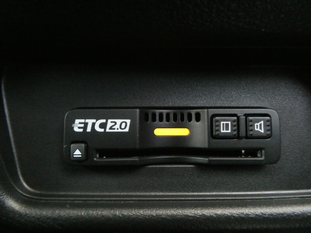 【ETC車載器】装備が装備されています。セットアップ(費用別途)後にお渡ししとなります。　最新の「ETC2.0」に対応した機種などをご希望の際(別途費用必要)にはお気軽にお問い合わせください。