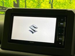 【ナビゲーション】目的地までしっかり案内してくれる使いやすいナビ。Bluetooth接続すればお持ちのスマホやMP3プレイヤーの音楽を再生可能！毎日の運転がさらに楽しくなります！！