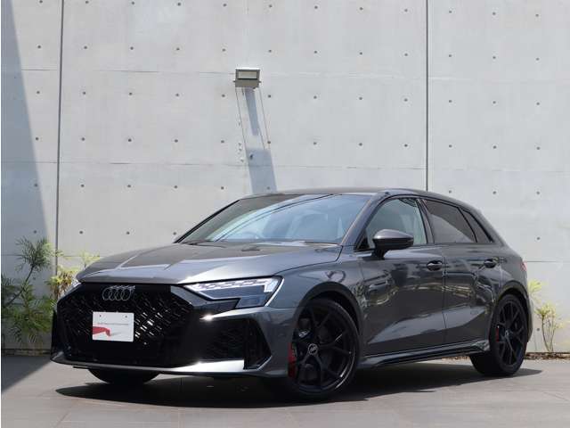 色違い、装備違いの車両をお探しのお客様もご相談下さい弊社はAudi神戸、Audi姫路、Audi岡山、AAA岡山中央、Audi倉敷、Audi福山、Audi鳥取、AAA鳥取、Audi高松、Audi徳島の在庫もご案内可能！担当廣江080-7797-1237