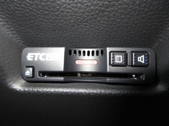 今や必需品のETCが付いています！ETCを使えば土日祝日割や深夜割などのメリットを受けることができます。（※注、ETCセットアップ費用は含まれておりません。別途必要となります。