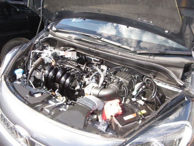 内装、外装、エンジンルームの隅ずみまでクリーニングを実施してお渡しします！　プロが仕上げをしましたからピッカピカですよ～！点検整備もきっちり実施いたします。