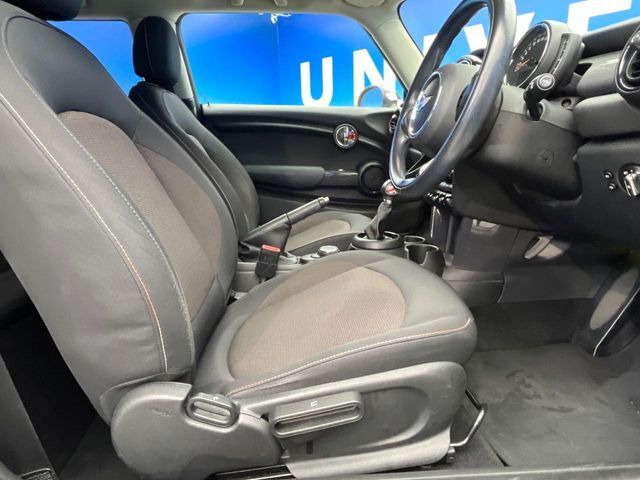 ●シートの使用感：破れ・へたりも少なく、ご覧の通りきれいな状態を維持しております。また、室内クリーニング・コーティングもご用命いただけます。