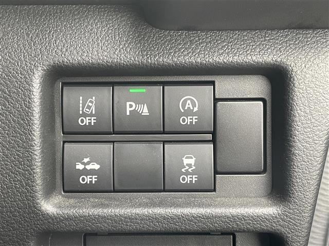 こちら運転席周りの操作部分・装備の写真になります。各部しっかり動作の確認をしておりますので、ご安心だくさい。また、第三者機関の鑑 定書もありますので、そちらも併せて、ご確認いただければ幸いです！