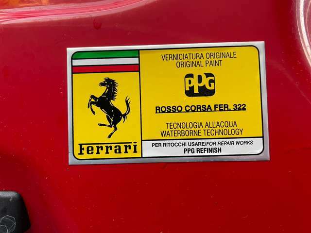 ボディーカラーはフェラーリ458イタリアF1DCTの中でも1番人気と言っても言い過ぎではないフェラーリレッドカラー、ロッソコルサです！