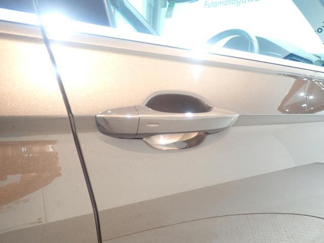 ”Keyless Access”によって、ドアハンドルに手をかけるだけでドアロックが解除できます！