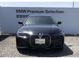 24時間、365日対応のBMWコールセンターがあなたの車をサポートします。当社販売車両は全車両サービス付帯！