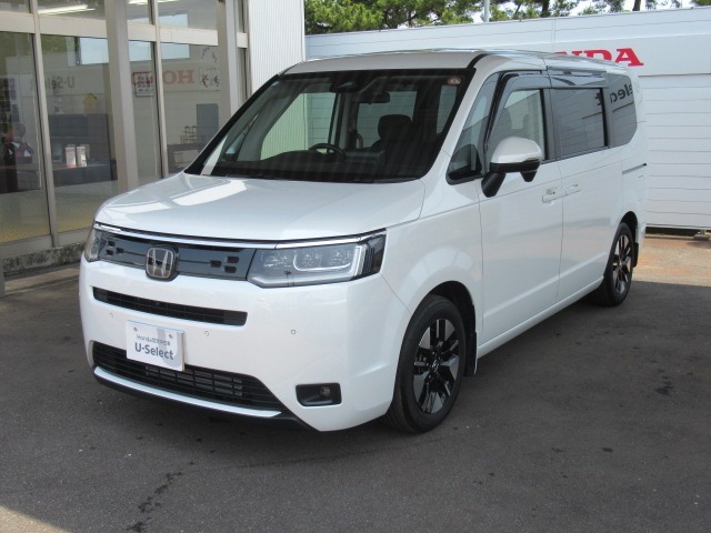 【ホンダセンシング】走行中に前方の車両等を認識し、衝突しそうな時は警報とブレーキで衝突回避と被害軽減をアシスト。より安全にドライブをお楽しみいただけます。