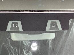 【スズキ　セーフティサポート】走行中に前方の車両等を認識し、衝突しそうな時は警報とブレーキで衝突回避と被害軽減をアシスト。より安全にドライブをお楽しみいただけます。