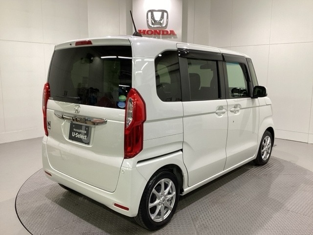 Honda認定中古車 U-Selectは3つの安心をお約束します。　1　Hondaのプロが整備した安心。 2　第三者機関がチェックした安心。　3　購入後もHondaが保証する安心。