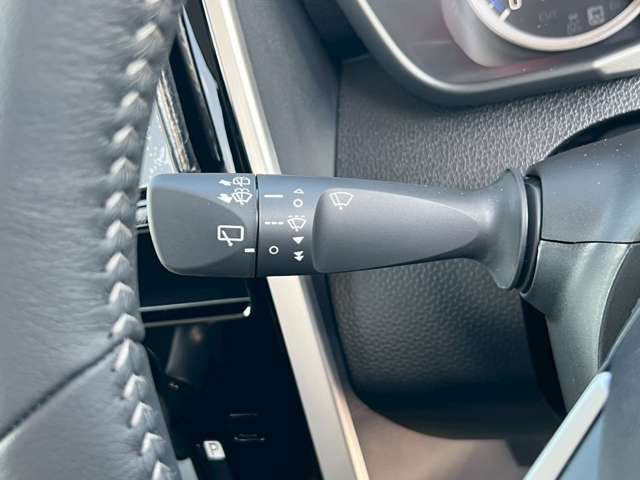 お車で来店の場合、九州自動車道小倉東インターを降りて行橋・大分方面へ。津田西交差点を右折。左手にファミリーマートが見えましたら直ぐ左手に当店が有ります