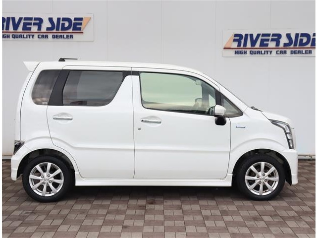 神奈川でお車を探すなら リバーサイド 。当店では在庫数800台展示中となります。残価設定型ゴジュッパローンをメインで販売しており月々のお支払いをお安く高年式車を乗りたい方へ是非ご検討ください。