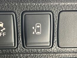 【パワースライドドア】スマートキーや運転席のスイッチでスライドドアの開閉が可能♪電動だから力を入れてドアを開ける必要が無く、小さいお子様でも、重い荷物を持っている時もラクに開け閉めできます♪