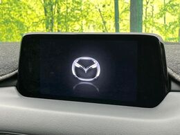 【純正ナビ】人気の純正ナビを装備。オーディオ機能も充実しており、Bluetooth接続すればお持ちのスマホやMP3プレイヤーの音楽を再生可能！毎日の運転がさらに楽しくなります！！