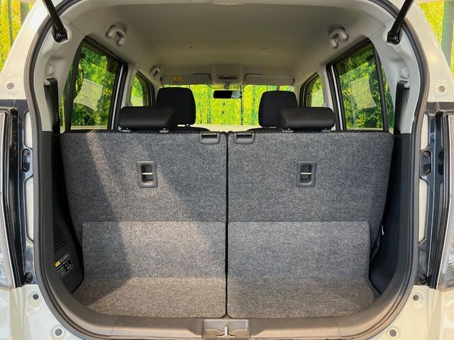 普段のお買い物や通勤、送迎等に十分な荷室スペースを確保しております。セカンドシートを倒すと、大きな荷物の積載も可能です♪