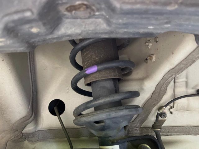 お車を安心してお乗りいただく為には、足回りの定期点検が欠かせません。サービスサポート（有償保証）では無料点検もご提供しており、安心のカーライフをお過ごしいただけるサポート体制が整っています。