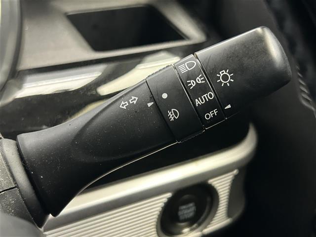 気になる車はすぐにお問い合わせください！画面右側の0066から始まる無料ダイヤルからお問い合わせ下さい！専門スタッフがお車のご質問にお答えいたします！