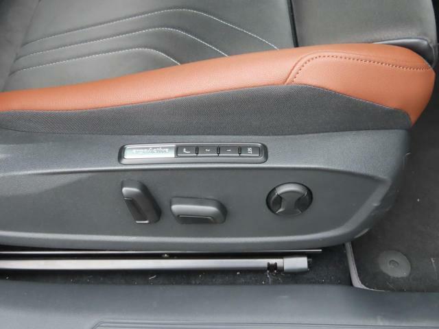 パワーシート（運転席助手席前後高さ角度リクライニング、運転席メモリー付）運転席にはマッサージ機能も付いてます。