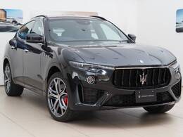 Levante　Modena　430馬力（カタログ値）純正OP総額：320，000円　マイカペイント・21インチヘリオスホイール・レッドブレーキキャリパー・フォーゾーンクライメートコントロール