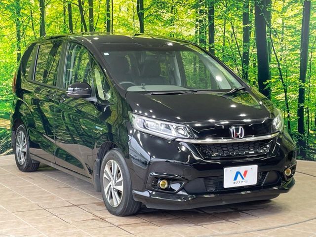 大好評のボディコーティング「弾スプラッシュコート」もご納車までに施工可能。通常のガラスコートと異なる、耐久年数6年の無機質ガラスコーティングが、ボディをキレイな状態に保ってくれます。
