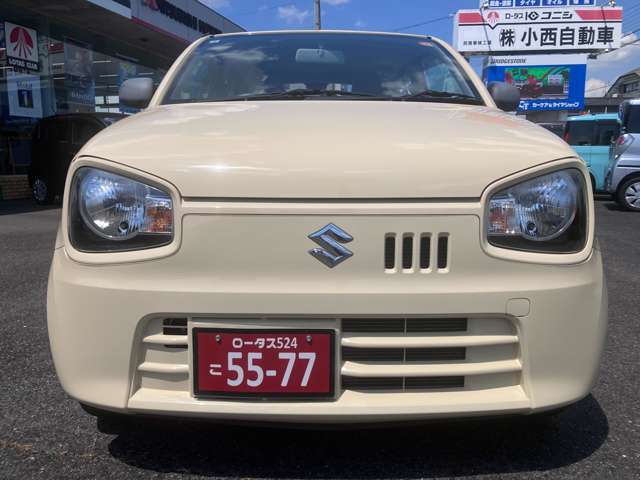外観はツヤもあり、目立つキズ、凹みはございません。小キズ、タッチペン跡、小サビありますが全体的には綺麗なお車です。