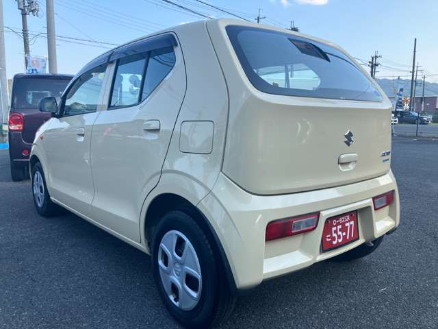 外観はツヤもあり、目立つキズ、凹みはございません。小キズ、タッチペン跡、小サビありますが全体的には綺麗なお車です。