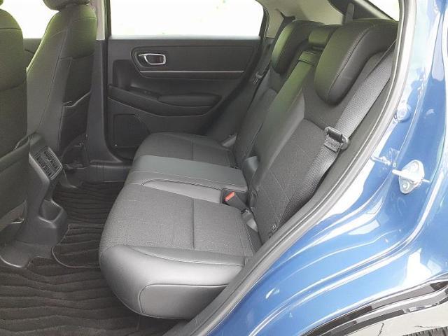 WECARSでは各商談席に大型モニターをご用意しております！見やすい大画面でゆったりと全国の在庫をご覧いただけます！是非ご来店お待ちしております！