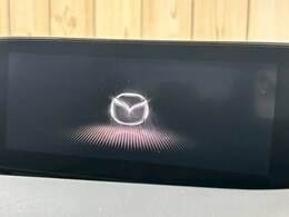 【純正ナビ】一体感のあるナビは、高級感ある車内を演出してくれます。Bluetooth再生などオーディオ機能も充実しておりますので、運転もより楽しめます♪