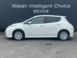 リーフの横からの画像になります。当店は全車　整備・保証付なので安心してご検討頂けます。