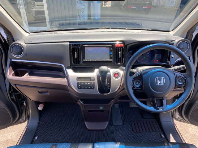 当店のお車をご覧いただきましてありがとうございます。お車についてのご質問やお見積りのご依頼、ご購入にあたってのご相談などは無料電話(0078-6002-312860)にお気軽にお問い合わせ下さい！