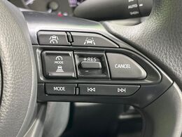 【レーダークルーズコントロール】高速道路での長距離走行が楽に！！自動で速度を保つクルーズコントロールが、衝突軽減システムと連携し、前方の車両を感知して車間を保つように速度調節してくれます！！