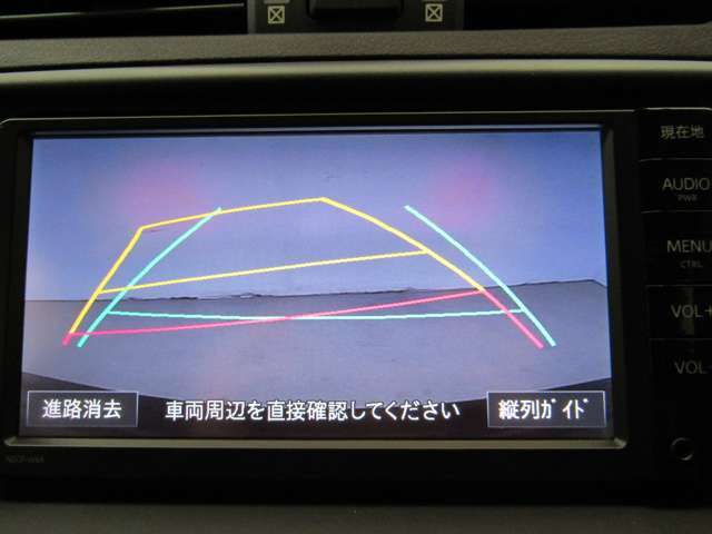 バックカメラ＆パーキングガイド機能付で車庫入れ時や後進時も安心して運転できます！！