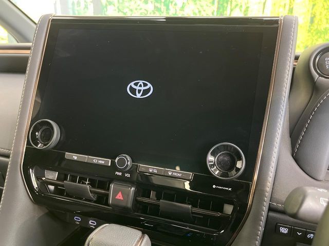 【14インチディスプレイオーディオ】画面内にオーディオ操作はもちろん、空調の調整機能なども盛り込んだ多機能なディスプレイオーディオです！スマートフォン連携はもちろん、車載ナビもお使いいただけます♪