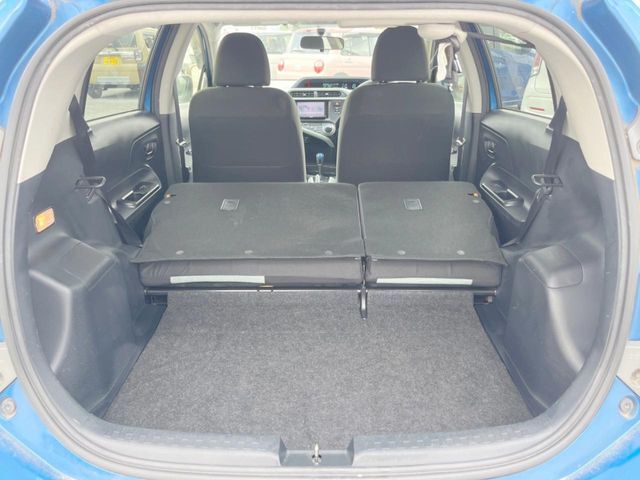 普段のお買い物や通勤、送迎等に十分な荷室スペースを確保しております。セカンドシートを倒すと、大きな荷物の積載も可能です♪