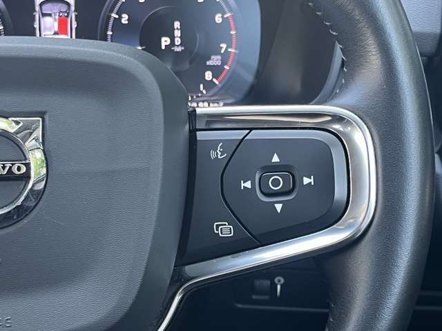 ご遠方の場合でも、下取り車両の金額を概算でお出しすることは可能でございます。車検証をお手元に、走行距離をご確認の上お問い合わせくださいませ。
