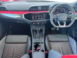 Audiのインテリアはエクステリア同様、優れたデザイン性とクオリティ、そして機能性を兼ね備えております。
