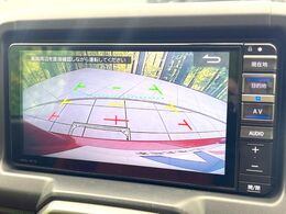 【バックカメラ】駐車時に後方がリアルタイム映像で確認できます。大型商業施設や立体駐車場での駐車時や、夜間のバック時に大活躍！運転スキルに関わらず、今や必須となった装備のひとつです！