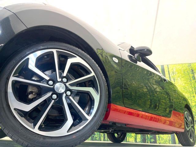 【純正16インチアルミホイール】外観にマッチした純正アルミホイールを装着しております。各種社外アルミホイールや、スタッドレスタイヤも取扱いしております。是非ご相談ください♪