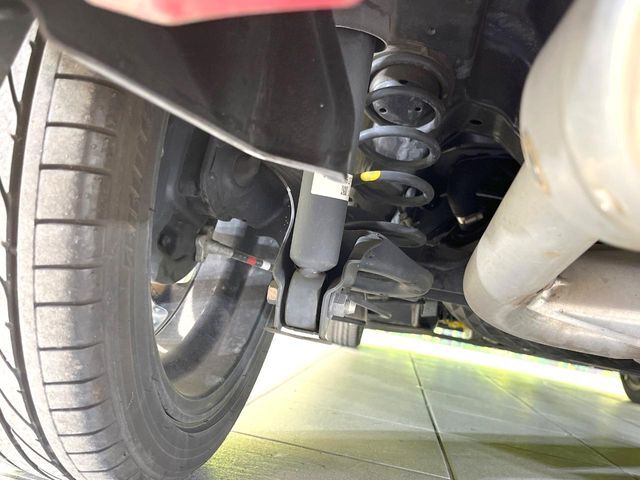 お車を安心してお乗りいただく為には、足回りの定期点検が欠かせません。サービスサポート（有償保証）では無料点検もご提供しており、安心のカーライフをお過ごしいただけるサポート体制が整っています。