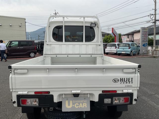 お仕事や運搬作業に♪キャビンは快適に運転できるスペースです☆