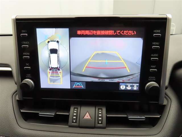 バックモニターを装備しています。車庫入れ時等に車両後方が確認出来るのでとても便利です。