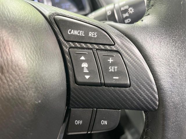 【マツダ・レーダークルーズコントロール】高速道路での長距離走行が楽に！自動で速度を保つクルーズコントロールが、衝突軽減システムと連携し、前方の車両を感知して車間を保つように速度調節してくれます！！