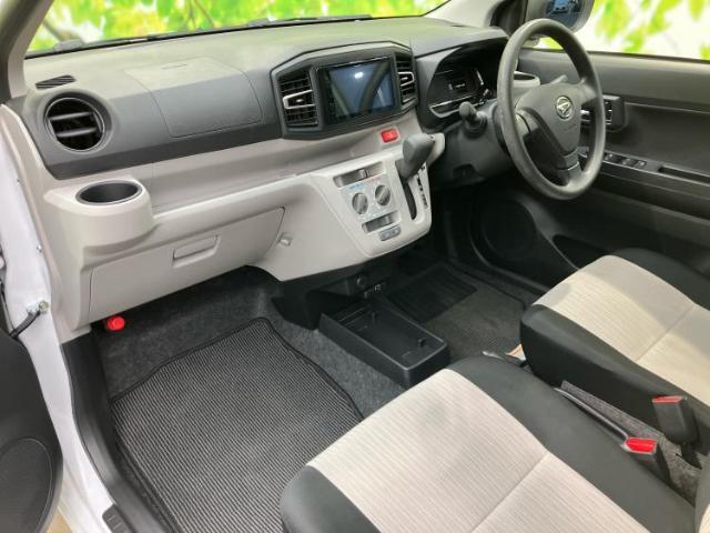 WECARSでは各商談席に大型モニターをご用意しております！見やすい大画面でゆったりと全国の在庫をご覧いただけます！是非ご来店お待ちしております！