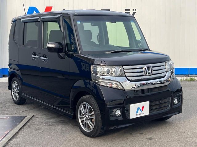 大好評のボディコーティング「弾スプラッシュコート」もご納車までに施工可能。通常のガラスコートと異なる、耐久年数6年の無機質ガラスコーティングが、ボディをキレイな状態に保ってくれます。