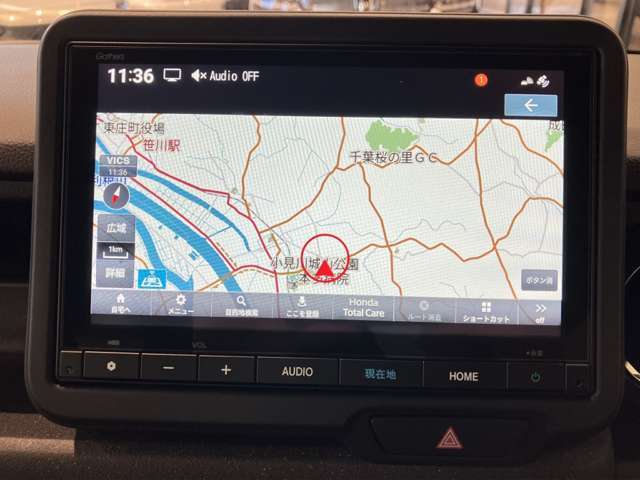 8インチディーラーオプションナビとなっております。インターナビも対応しているので日本全国おでかけすることができます！