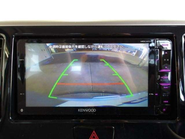 バックカメラがあるので車両後方の安全確認もラクラクです！