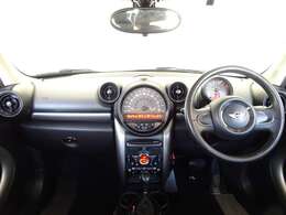 全国納車可能で御座います。納車方法及び費用に付きましては、気軽にコーディネーターまでご相談下さいませ。遠方のご納車際も我々がしっかりサポートさせて頂きます。お気軽にスタッフまでご相談下さいませ。