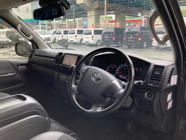 車輌買取も行なっております。商用車から普通車どのようなお車でも買い取ります！査定無料ですのでお気軽にお申し付けくださいませ♪