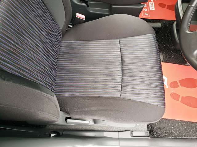 全車専門スタッフによる内装クリーニング、外装磨きを実施しており、見えない細かい部分まで気を使っております。是非、一度お客様自身の目で確かめて頂けたらと思います。
