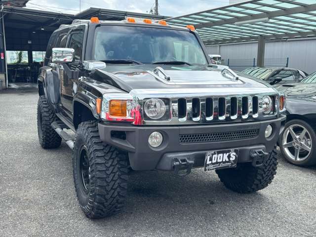 LOOK'Sではお客様の愛車のメンテナンスから板金・塗装修理、車検やオリジナルカスタムまでカーライフを全てをお任せ頂ける体制を整えておりますので安心してお任せ下さい。